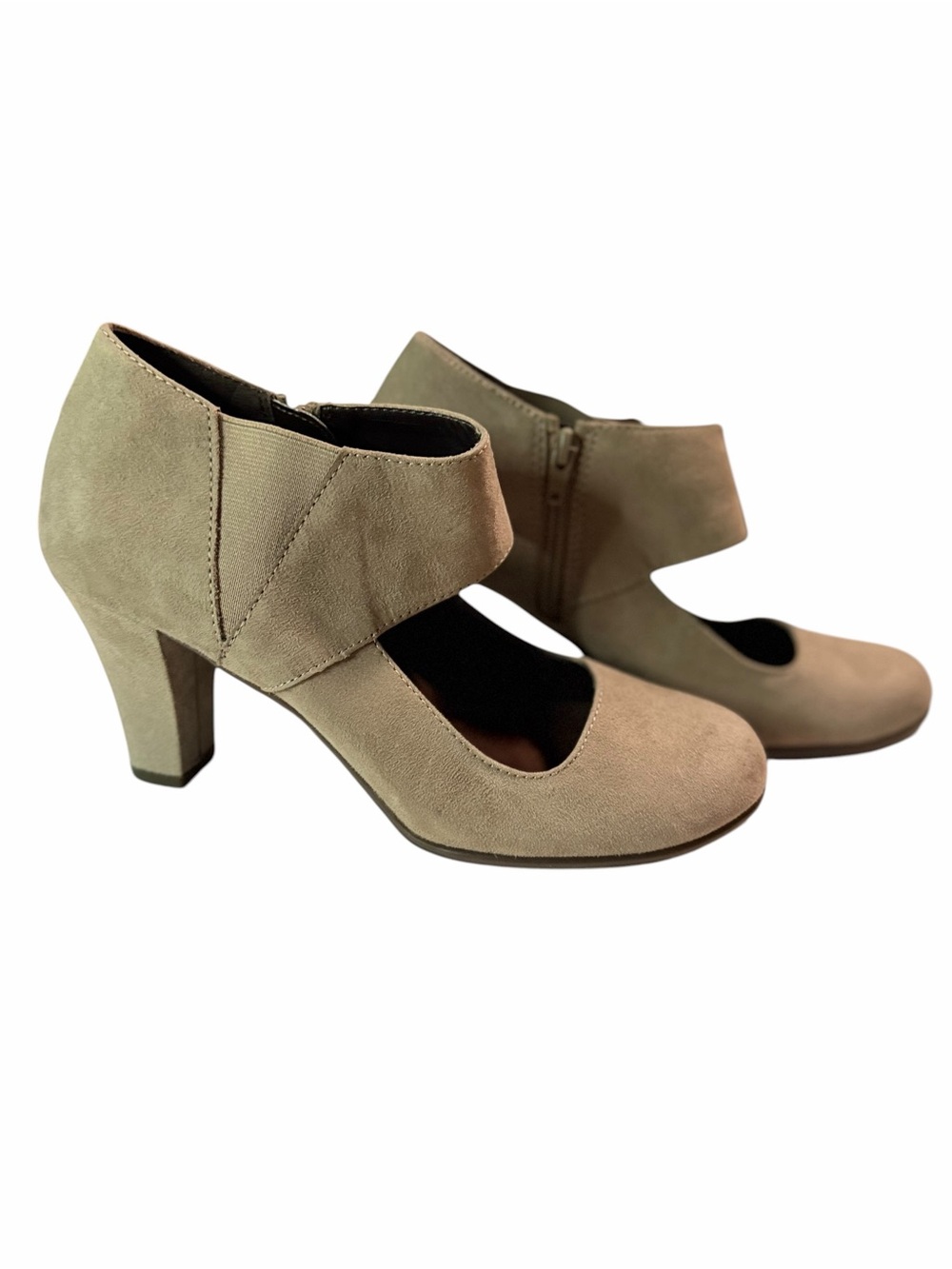 Aerosoles Women's Taupe Faux Suede Mary Jane Heels Size 10